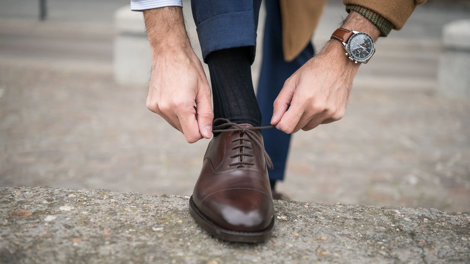 Discover Timeless Elegance with Men’s Oxford Shoes: A Style Guide